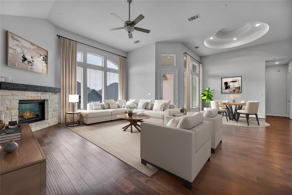 252 Sabino DR, Buda, TX 78610