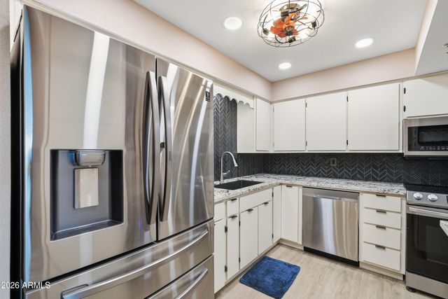 515 S PARKCREST -- 517, Mesa, AZ 85206