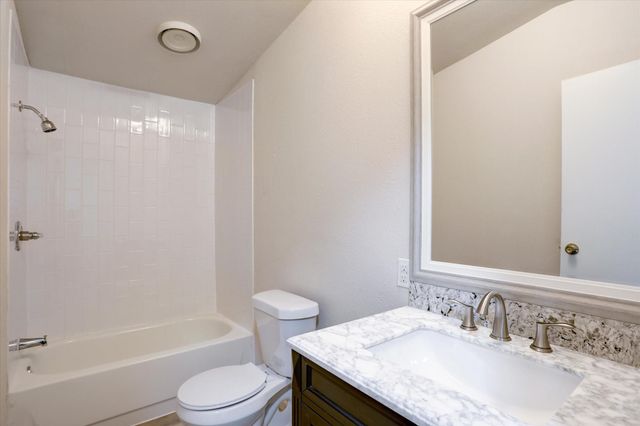 5806 S Highway 35, Alvin, TX 77511
