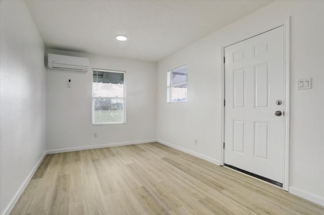 5806 S Highway 35, Alvin, TX 77511