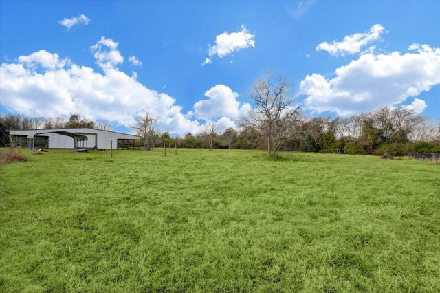 5806 S Highway 35, Alvin, TX 77511