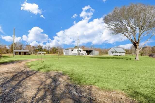5806 S Highway 35, Alvin, TX 77511