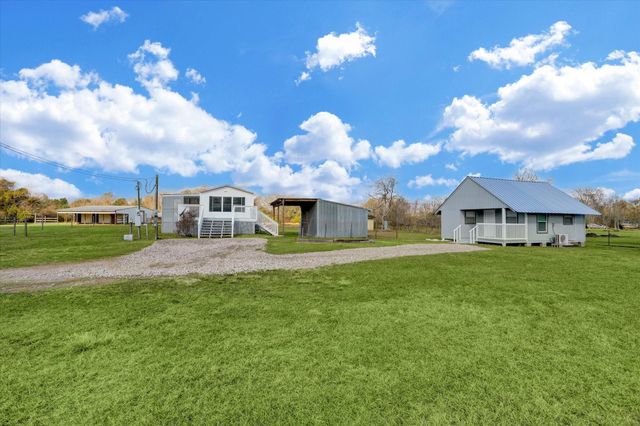 5806 S Highway 35, Alvin, TX 77511