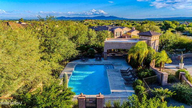 5790 N Loft Lane, Tucson, AZ 85718