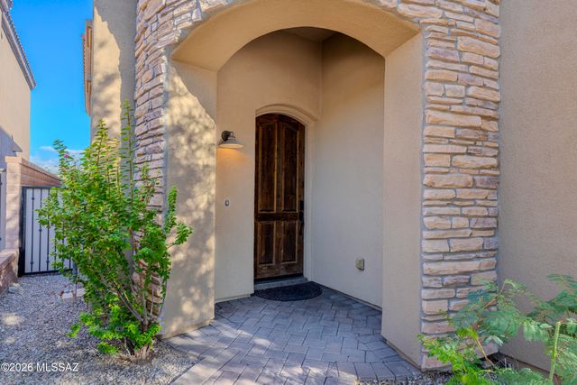 5790 N Loft Lane, Tucson, AZ 85718