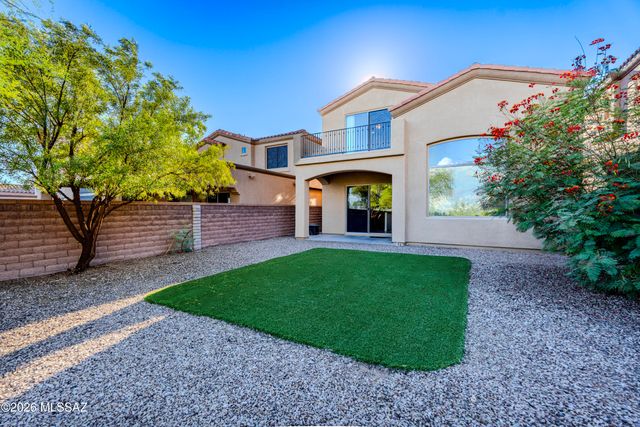 5790 N Loft Lane, Tucson, AZ 85718