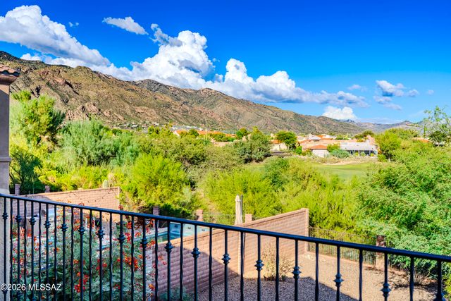 5790 N Loft Lane, Tucson, AZ 85718