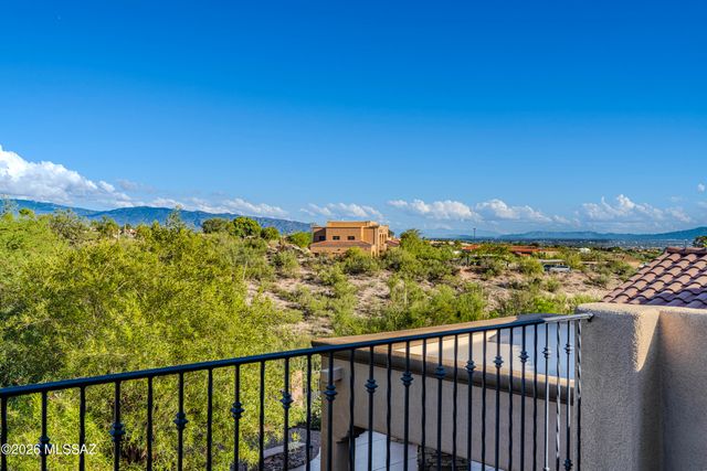 5790 N Loft Lane, Tucson, AZ 85718