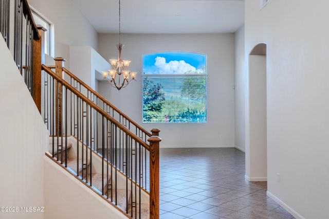 5790 N Loft Lane, Tucson, AZ 85718