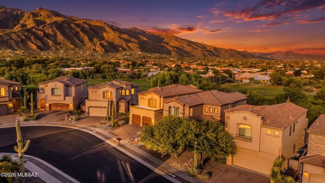 5790 N Loft Lane, Tucson, AZ 85718