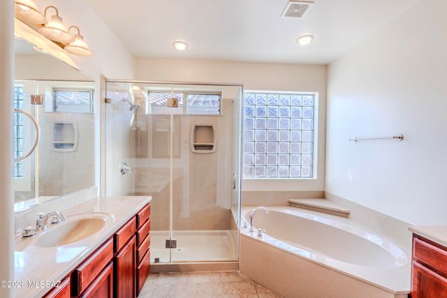 5790 N Loft Lane, Tucson, AZ 85718