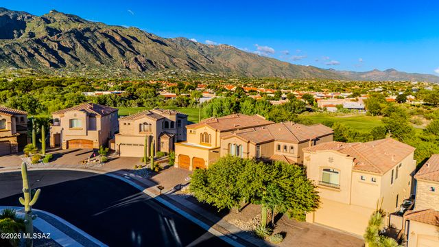 5790 N Loft Lane, Tucson, AZ 85718