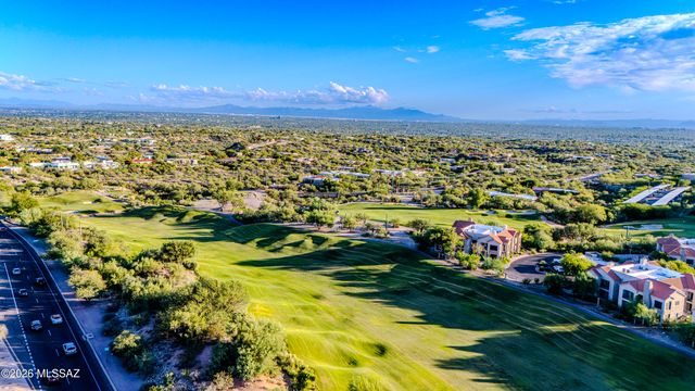 5790 N Loft Lane, Tucson, AZ 85718