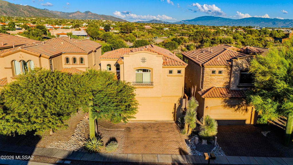 5790 N Loft Lane, Tucson, AZ 85718