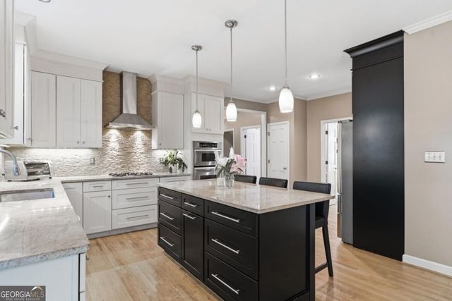 10785 Grenadier Lane, Alpharetta, GA 30022