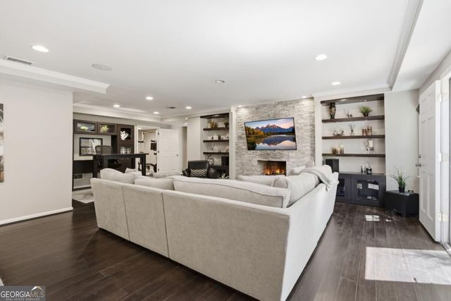 10785 Grenadier Lane, Alpharetta, GA 30022