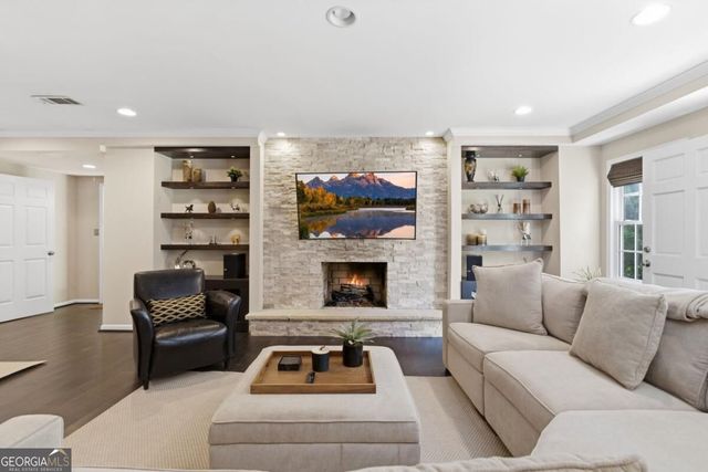 10785 Grenadier Lane, Alpharetta, GA 30022