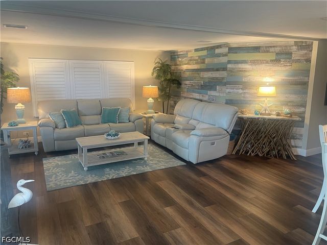 335 Nicklaus BLVD, North Fort Myers, FL 33903