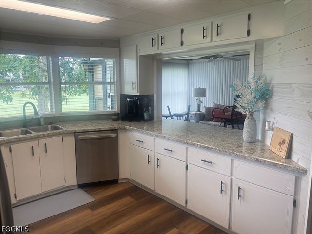 335 Nicklaus BLVD, North Fort Myers, FL 33903