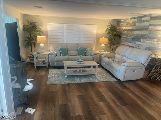 335 Nicklaus BLVD, North Fort Myers, FL 33903
