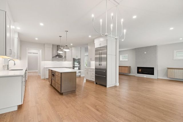89 Spring St, Lexington, MA 02421