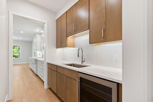 89 Spring St, Lexington, MA 02421