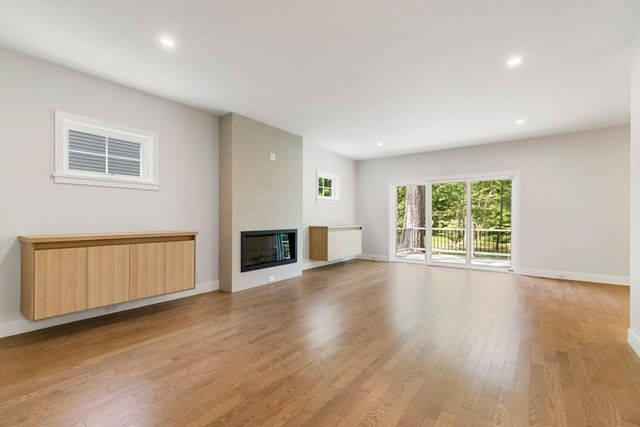 89 Spring St, Lexington, MA 02421