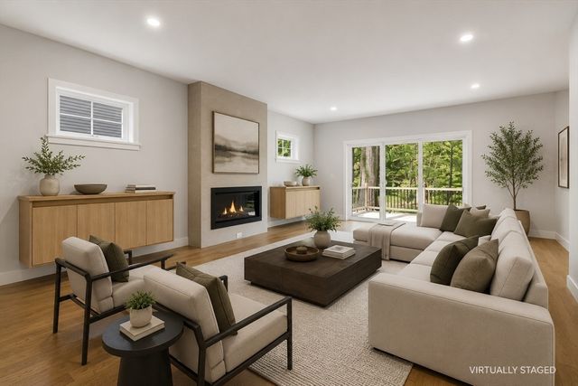 89 Spring St, Lexington, MA 02421