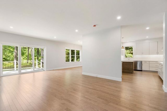 89 Spring St, Lexington, MA 02421