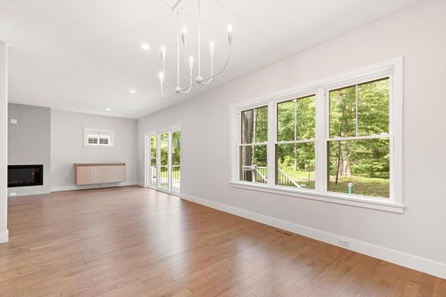 89 Spring St, Lexington, MA 02421