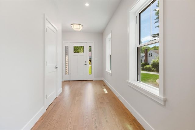 89 Spring St, Lexington, MA 02421