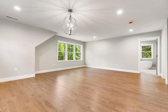 89 Spring St, Lexington, MA 02421