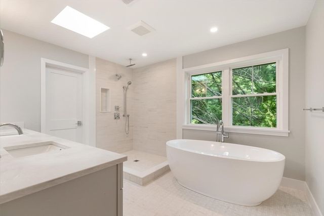89 Spring St, Lexington, MA 02421