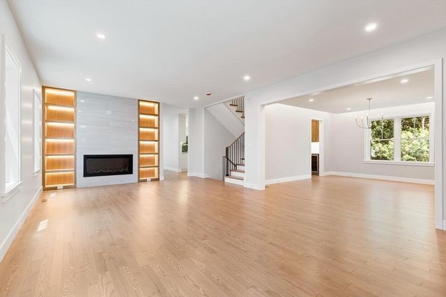 89 Spring St, Lexington, MA 02421