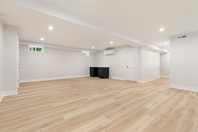 89 Spring St, Lexington, MA 02421