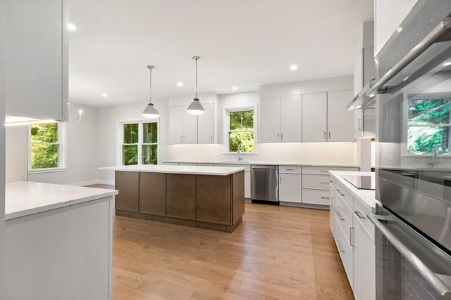 89 Spring St, Lexington, MA 02421