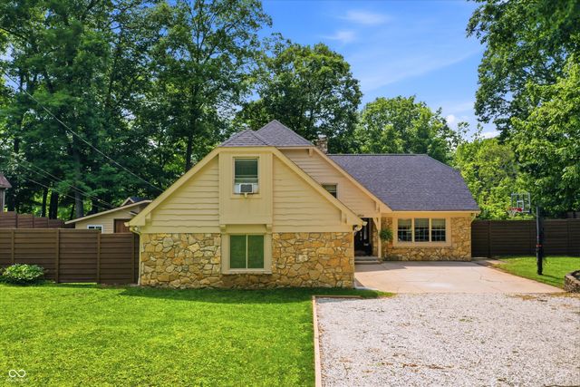 1954 Lakeview Drive, Avon, IN 46123