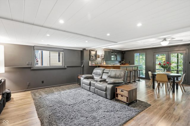 1954 Lakeview Drive, Avon, IN 46123