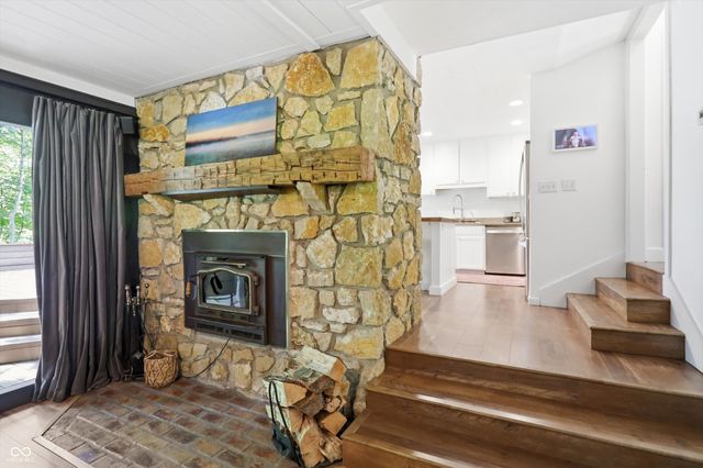 1954 Lakeview Drive, Avon, IN 46123