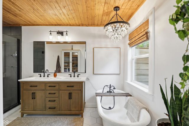 1954 Lakeview Drive, Avon, IN 46123