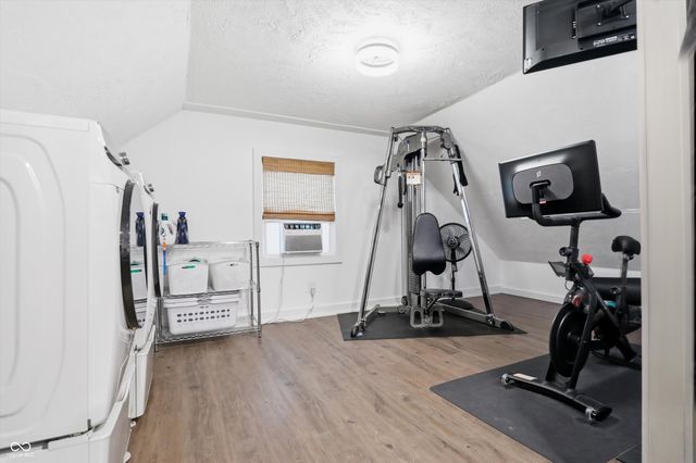 1954 Lakeview Drive, Avon, IN 46123