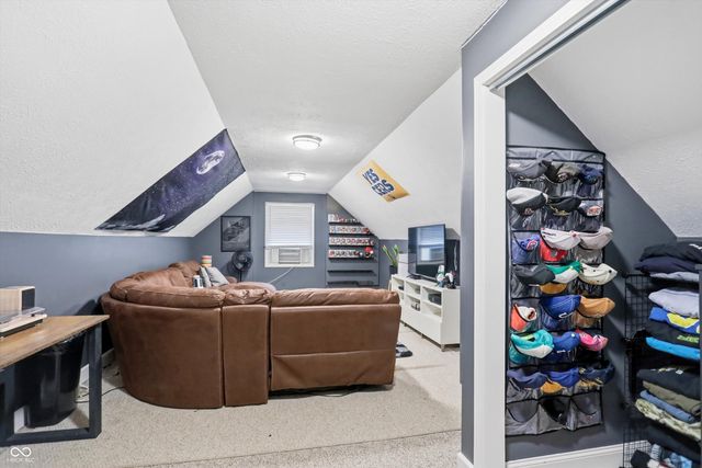 1954 Lakeview Drive, Avon, IN 46123