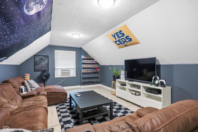 1954 Lakeview Drive, Avon, IN 46123