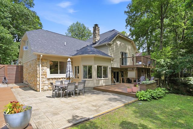 1954 Lakeview Drive, Avon, IN 46123