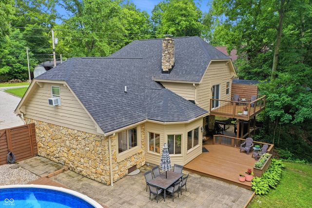 1954 Lakeview Drive, Avon, IN 46123