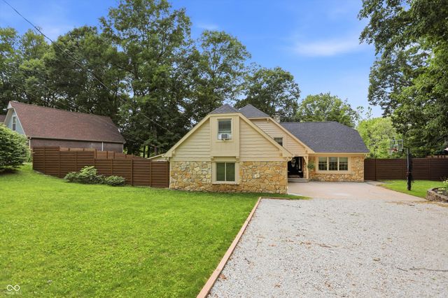 1954 Lakeview Drive, Avon, IN 46123