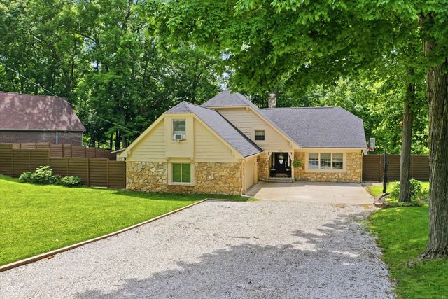 1954 Lakeview Drive, Avon, IN 46123