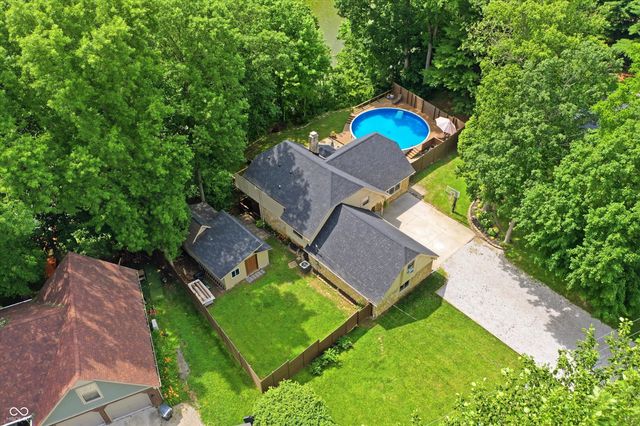 1954 Lakeview Drive, Avon, IN 46123