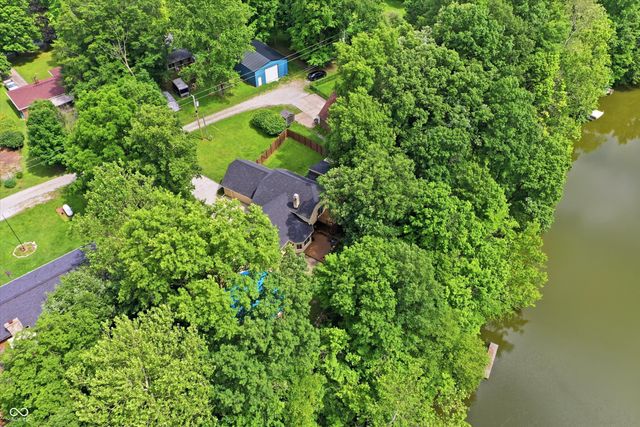 1954 Lakeview Drive, Avon, IN 46123
