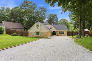 1954 Lakeview Drive, Avon, IN 46123